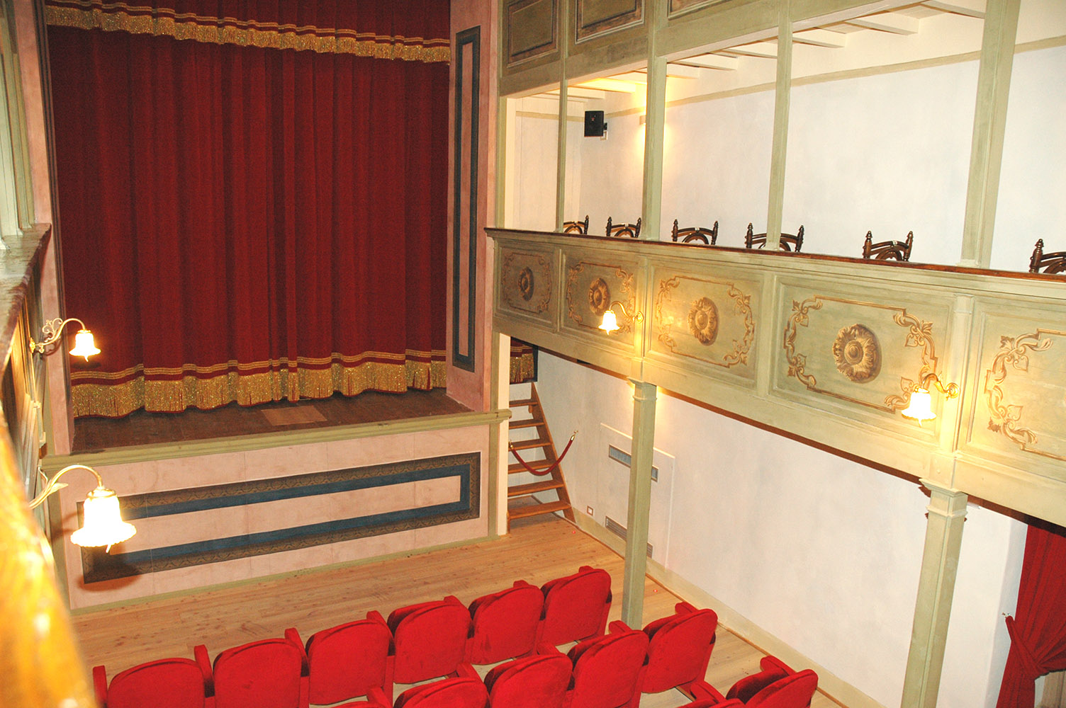 Il Teatro Salvini dopo l'intervento di restauro e ristrutturazione di Formento Restauri, ditta edile con sede a Finale Ligure, Savona.